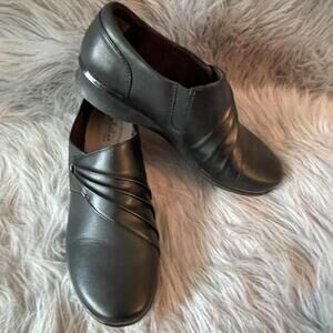 CLARKS COLLECTIONS Sz 9W Black Hope Shine Slip On Loafer